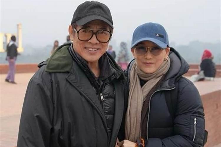 请问李连杰真的佩戴了本命佛的吗