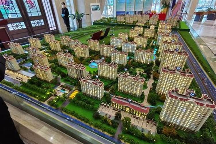 沙盘还没有出来,但是户型图后面的背景三栋背景房子就是模型房了,各百...