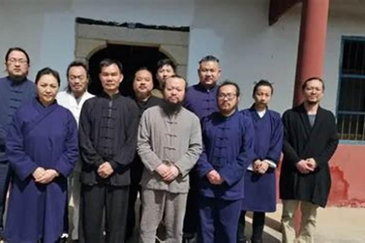 阿弥陀佛!有没有师兄懂风水的？能指点迷经吗？