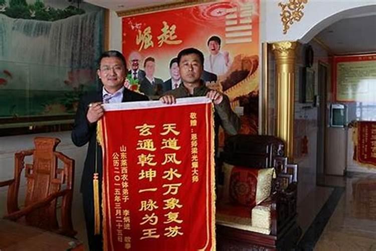 婴儿车靠背软的好还是硬的好