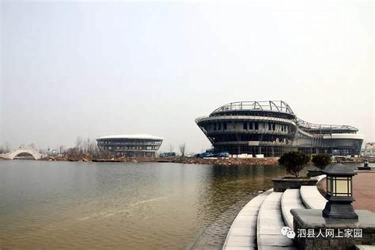 根据八宅法,一栋6层高的楼,一楼的坐向是以入户门为准？还是单元门？
