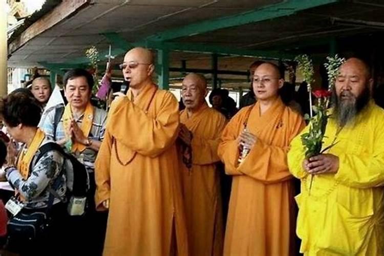 老人去世.坟地在老家.能不能在异地再做一个空墓地吗