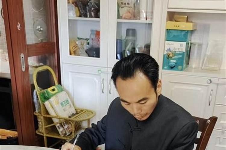 卦不走空,法不贱卖。何为不空？何为不贱？