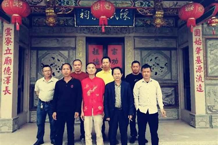 “校长驱鬼”是怎么一回事啊