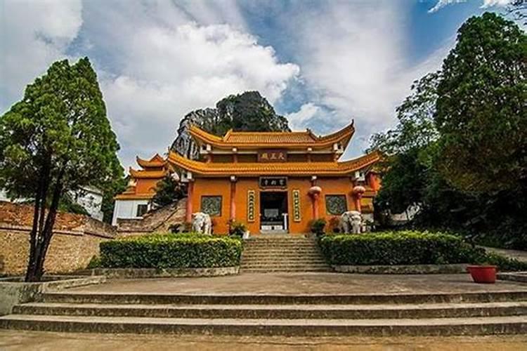 寺庙名刹宝相寺的风水格局还是非常了得,格局很好。