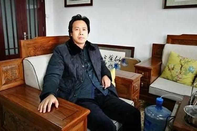 六枚铜钱算卦每日一卦,一元硬币算卦六十四卦