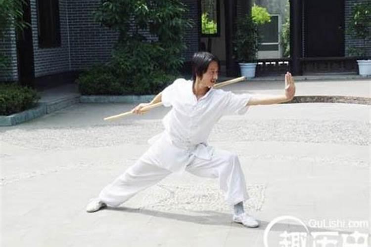 家里摆放刀剑好吗