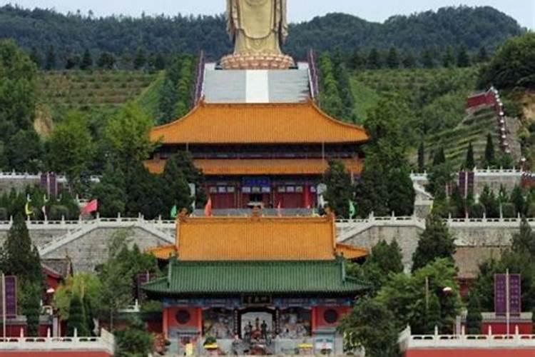 谁知道鲁山中原大佛的由来？