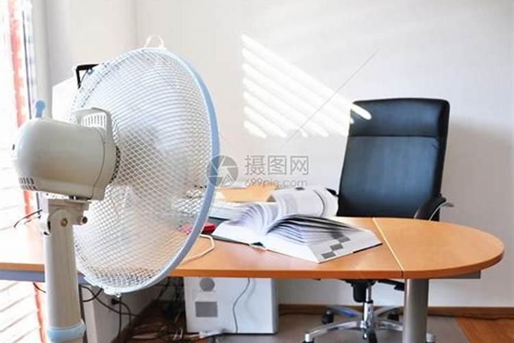 利于事业发展的办公室办公桌摆放风水!