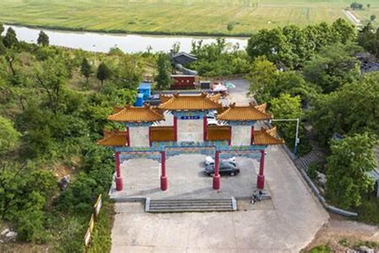 怎样看坟墓风水宝地