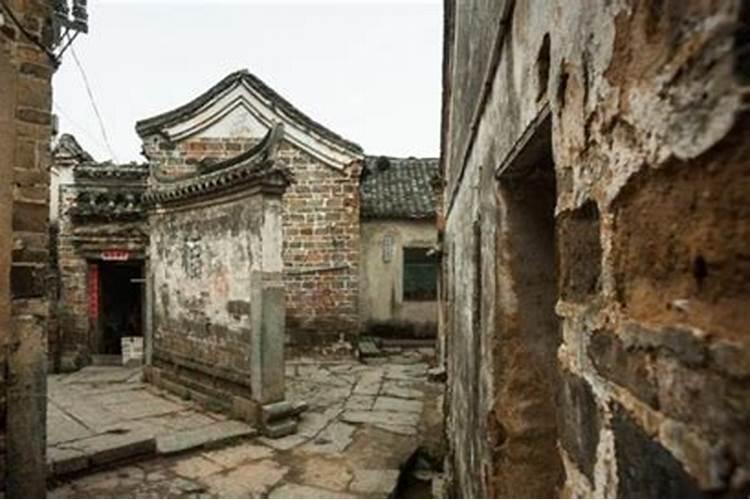 房子盖在坟地上的危害,坟地上盖房子会怎么样