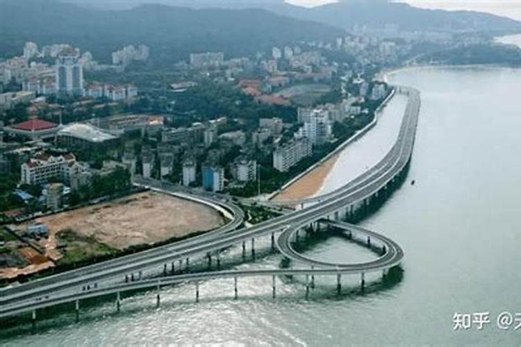 顶楼梯上的空间做卫生间可以吗？