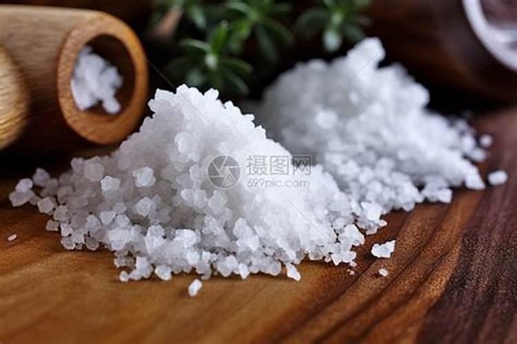 《醉翁亭记》中,“临溪而渔”的“临”什么意思？究竟是“靠近”还是...
