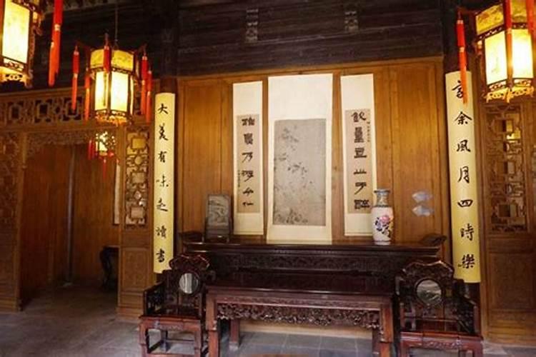房间小梳妆台太占位置,有什么可以代替梳妆台的吗？