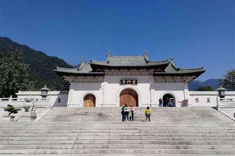 黄花梨木笔筒的介绍