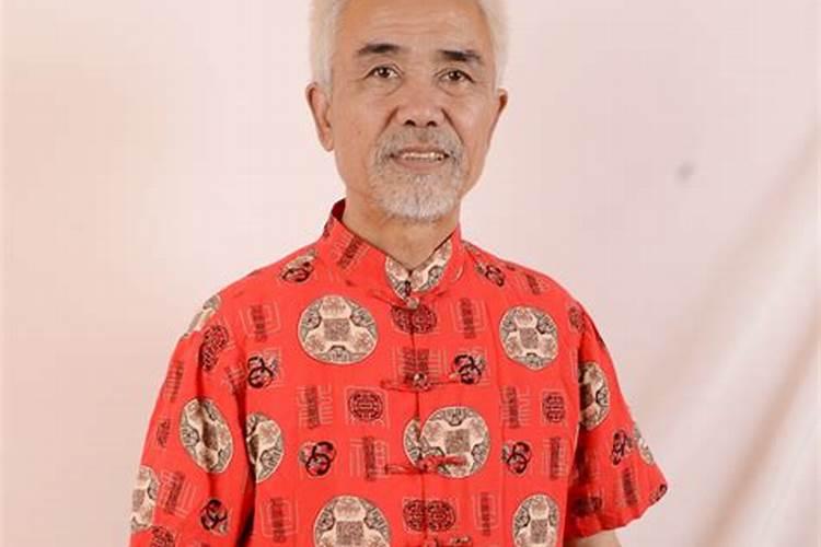我就是这般女子中谢启临的家庭背景如何？