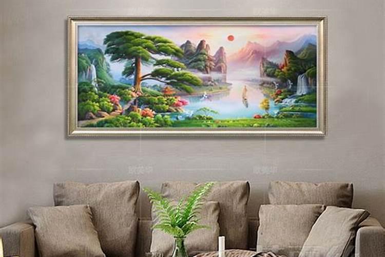 讲究风水的客厅应该挂什么油画