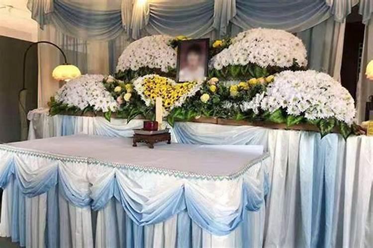 中国习俗人死后按什么方向摆放