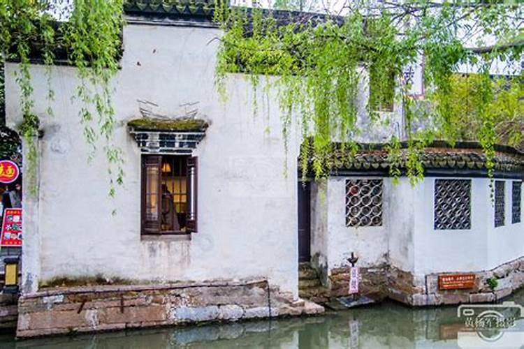 徽派建筑中的白墙有怎样的由来？