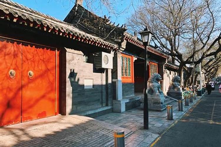 雍和宫的算命师傅叫什么来着!我想带家人去的!
