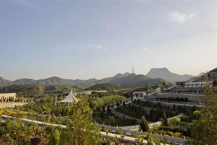 为什么坟一般不葬在山顶上