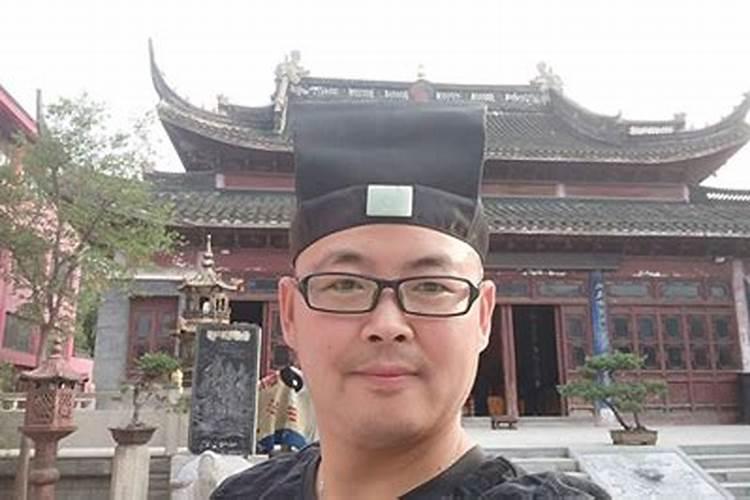 听扬州朋友说扬州有个风水大师朱金山,很不错啊