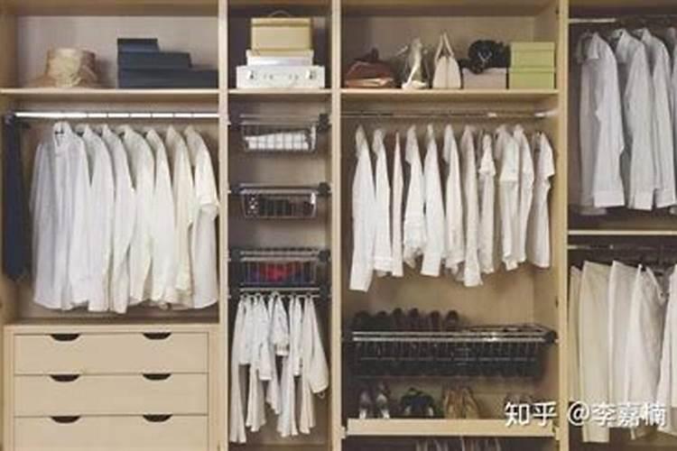 淡绿色墙面的房间选什么灯