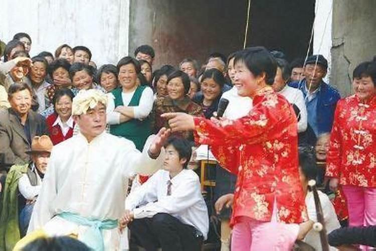 坐北朝南的房屋后面靠堵墙好吗？