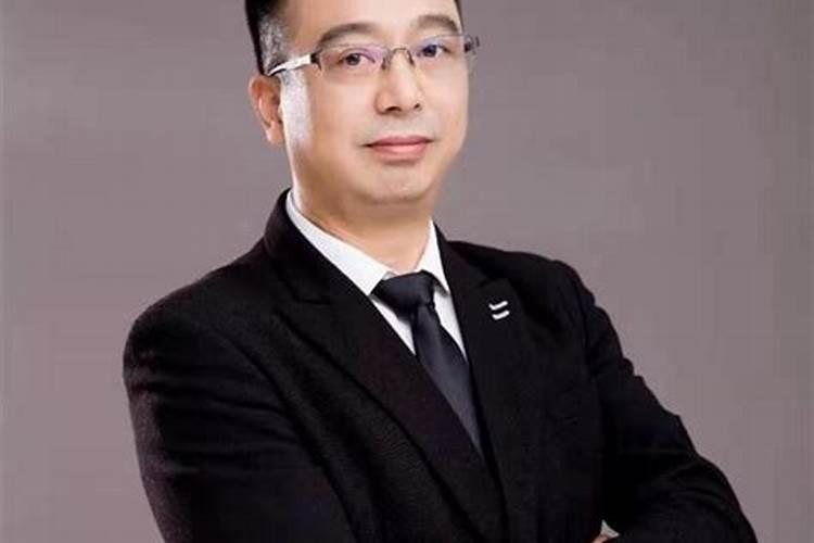 躺在床上看书为什么对眼睛有害呢？