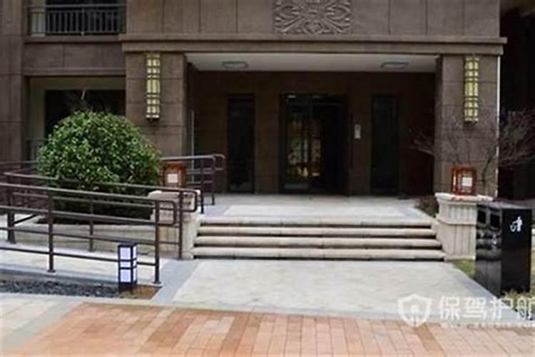 农村大门口摆放什么好聚财又镇宅