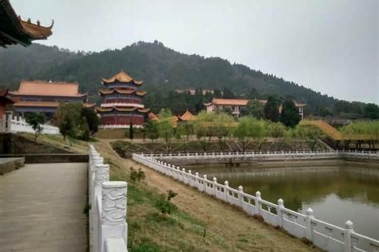 ...广东十大名坟”、“广东十大名墓”是哪十个？风水问题。