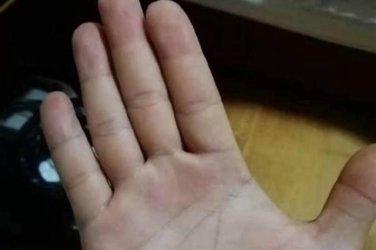 女孩左手川字掌好吗？