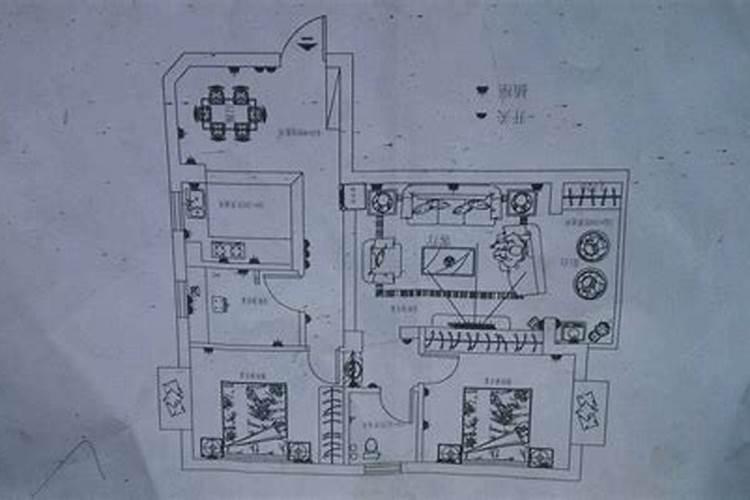 出入平安地垫放在门口还是屋里