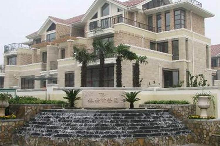 在风水上楼梯建在厨房中好不好？