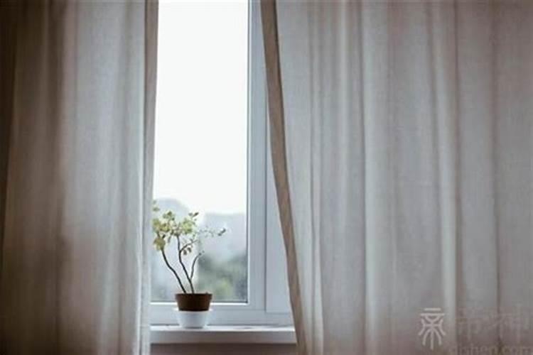卧室风水禁忌:选择卧室窗帘颜色在风水上有什么讲究