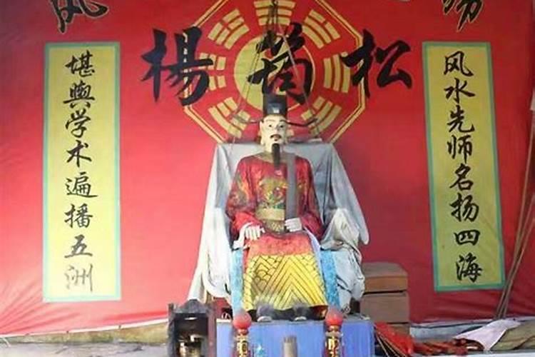 乾隆来拜孔府,大成殿前十根龙柱为什么要用红绸包上？
