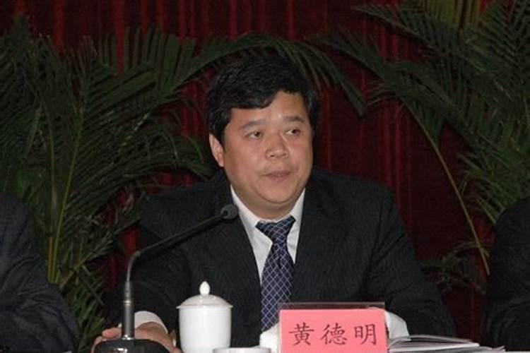 女子轻信“算命大师”被骗财骗色,这些骗子是怎么成为大师的？