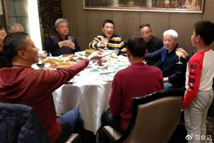 在下葬的时候都会请风水先生看坟地,坟地风水有什么禁忌吗？