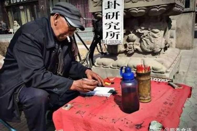 解放前墓碑中榜刻民国,哪解放后刻啥？