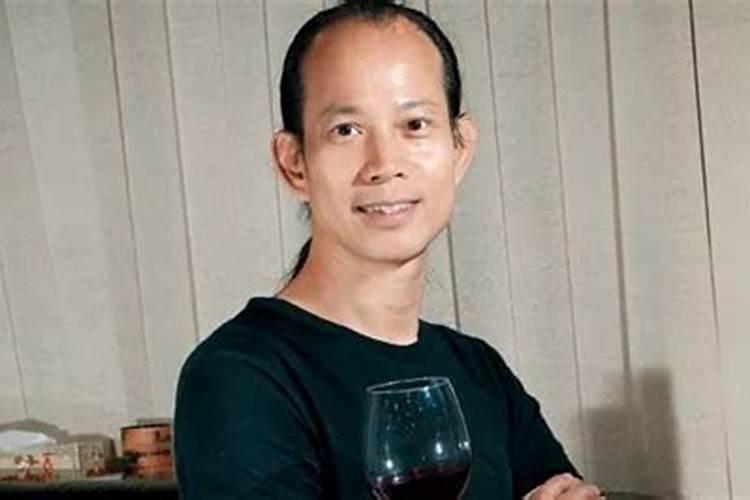 历史记载风水的左青龙,右白虎,前朱雀,后玄武 是为何意？？