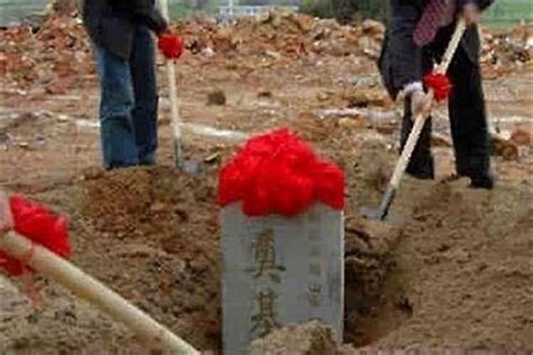 七绝·农村丧葬杂感