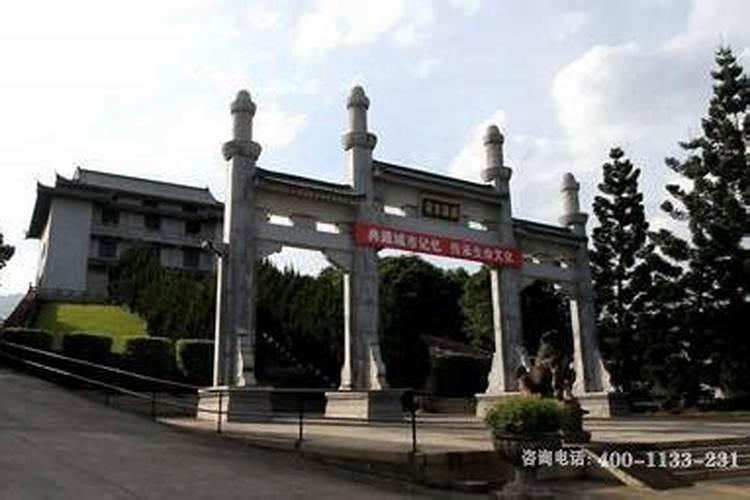 招贵人词句