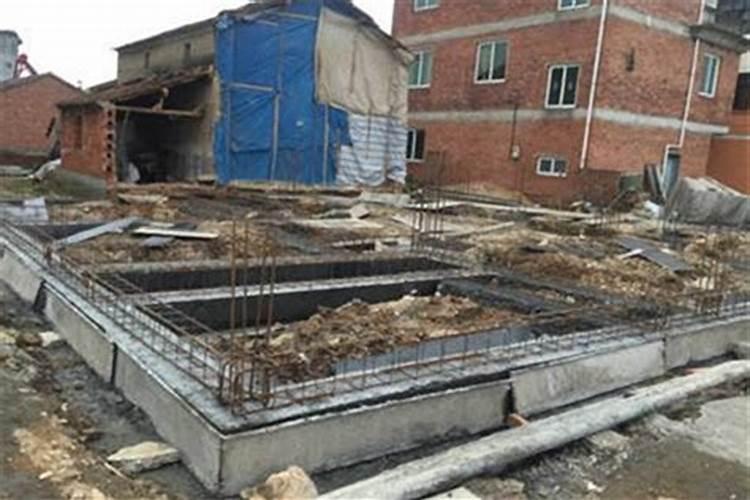 盖房挖地基有什么忌讳挖地基要放什么东西对风水好