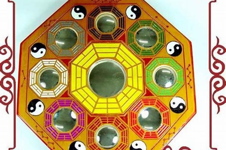 农村房子的西卧室床可以放在进门的左边沙发放在门口的右边吗？
