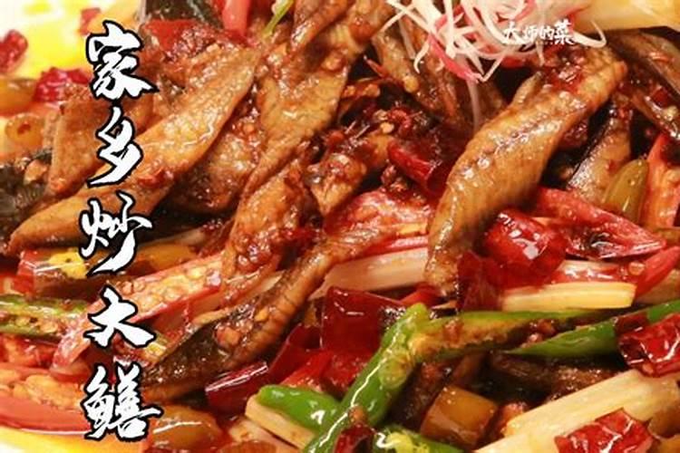 请问风水大师能在父的新坟下栽菜吗？