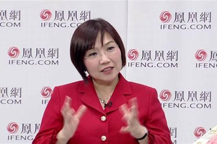 台盆旁边侧面的柜子怎么设计