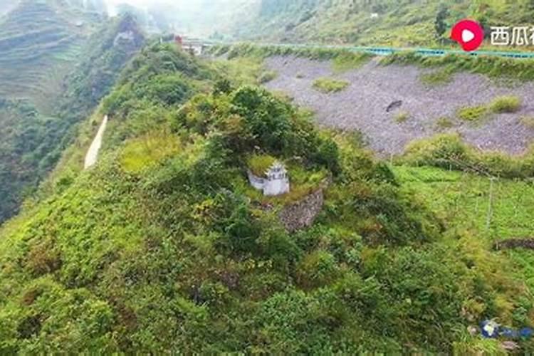 农村别墅后面有山,山后面有路风水好吗？