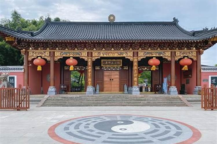 住在商场楼上的房子风水如何