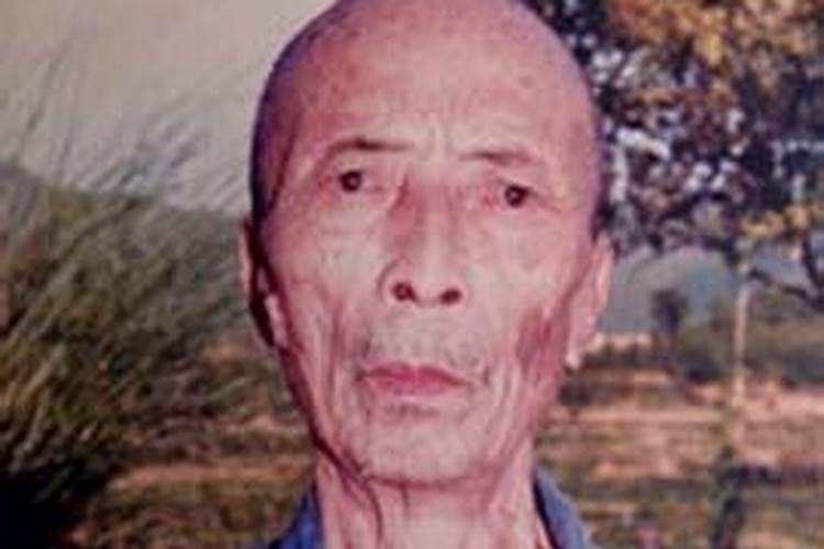 白龙王预言中国(香港娱乐圈风水大师白龙王秘闻)