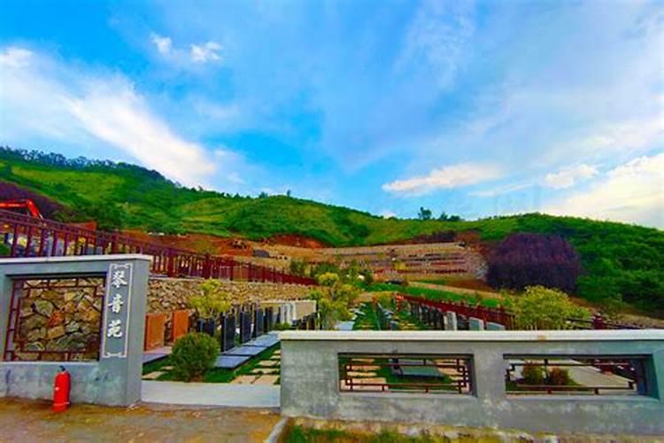 在风水中坟地旁边修建一座凉亭,有什么讲究和说法？